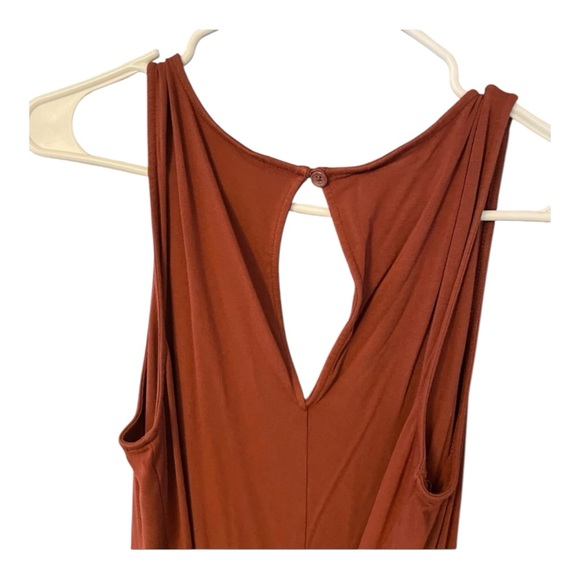 Old Navy Women's Wide Leg Jumpsuit in Rust - Picture 3 of 5